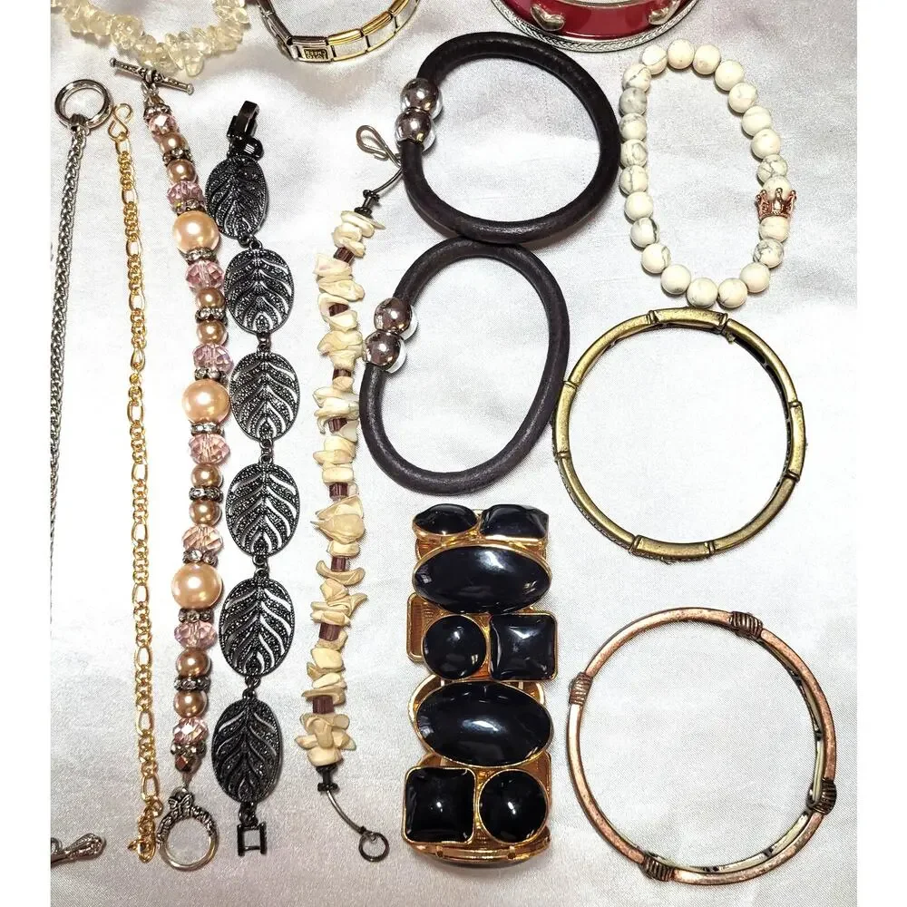 Vtg Y2K 17 Pc Bracelet Lot Mixed Styles Bangle Stretch Beaded Stacking Layered